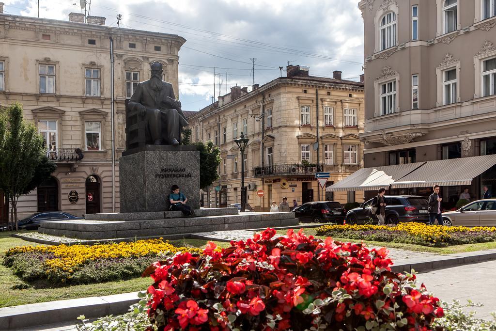 Modern 2Br Apartment In Central Lviv Extérieur photo