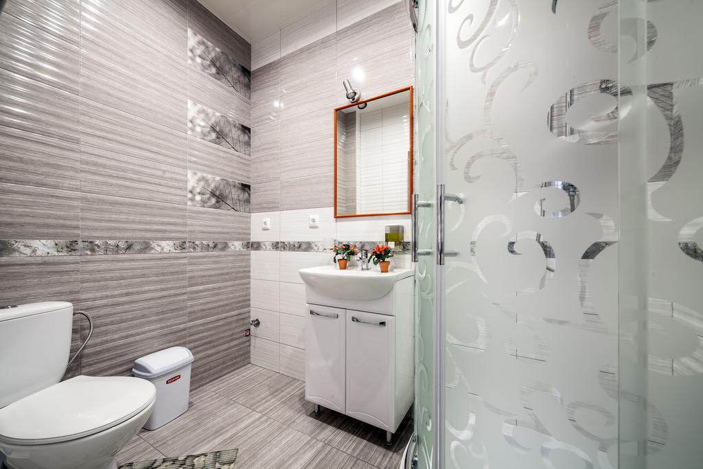 Modern 2Br Apartment In Central Lviv Extérieur photo