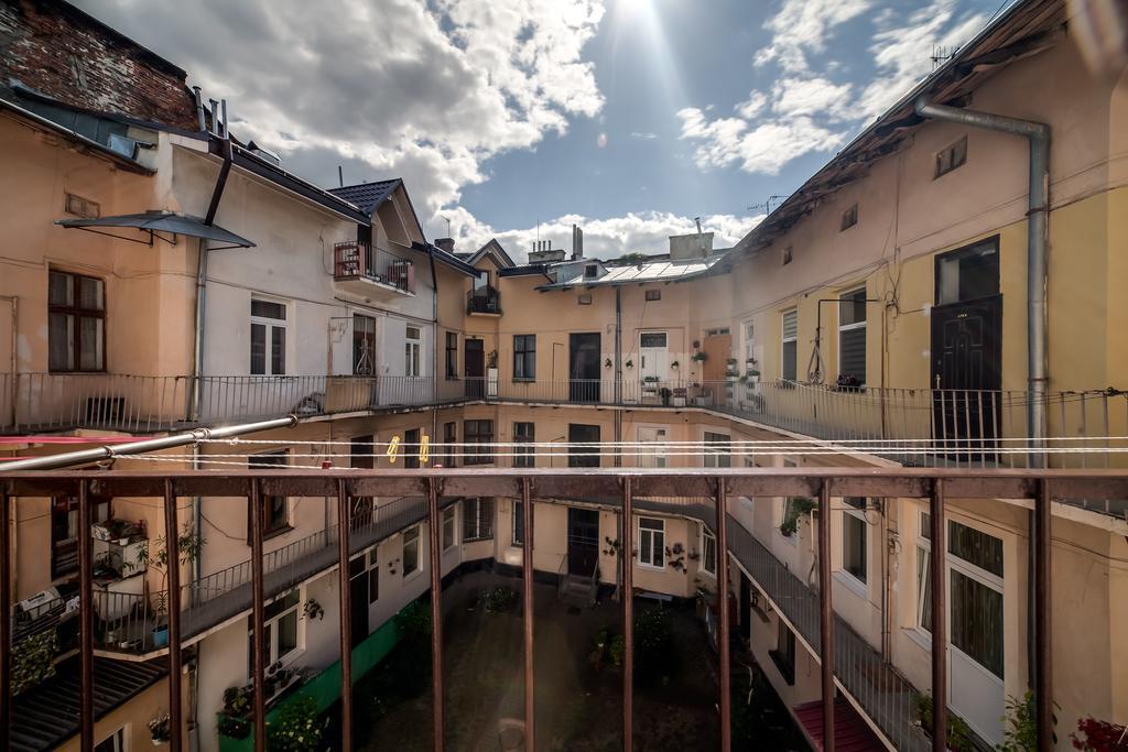 Modern 2Br Apartment In Central Lviv Extérieur photo