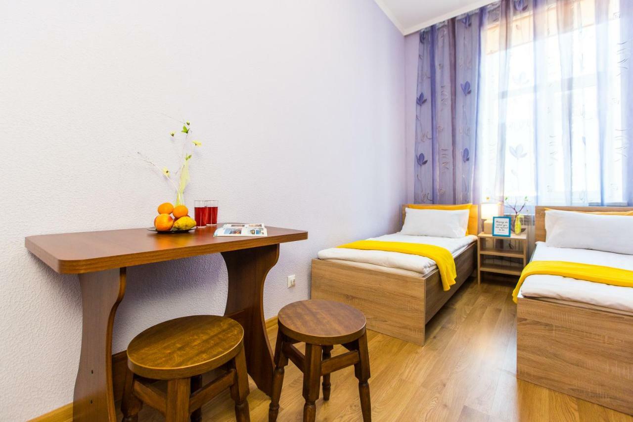 Modern 2Br Apartment In Central Lviv Extérieur photo