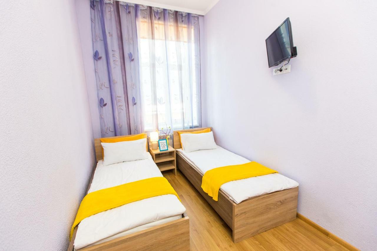 Modern 2Br Apartment In Central Lviv Extérieur photo