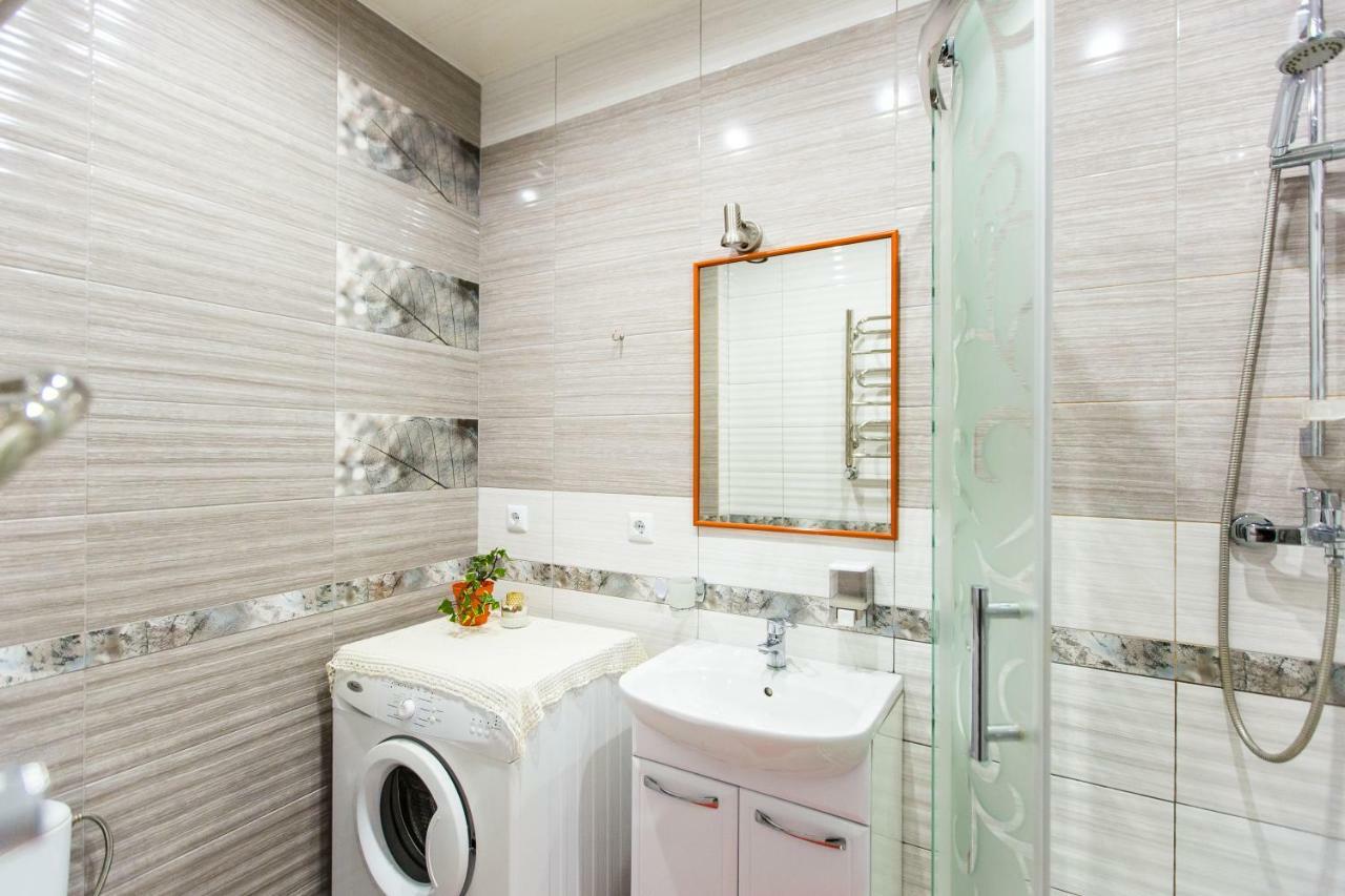 Modern 2Br Apartment In Central Lviv Extérieur photo